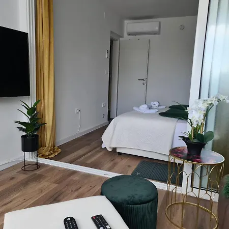 Adriatic Loridas Apartman