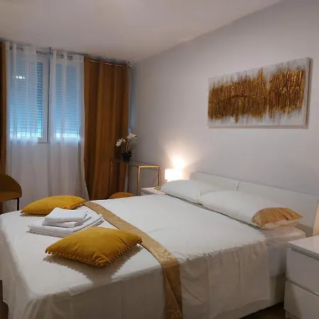 Adriatic Loridas Apartment *