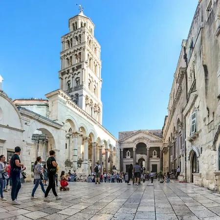 Adriatic Loridas * سبليت